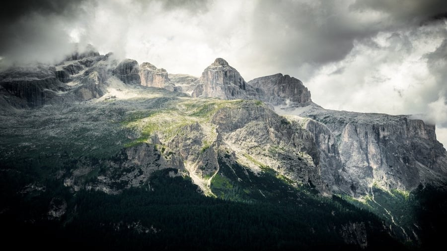 Il Gruppo del Sella — L'altopiano roccioso che domina l'Alta Badia