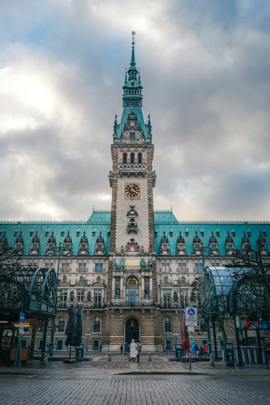 Hamburg City Hall — Hundreds of rooms governing the Hanseatic city
