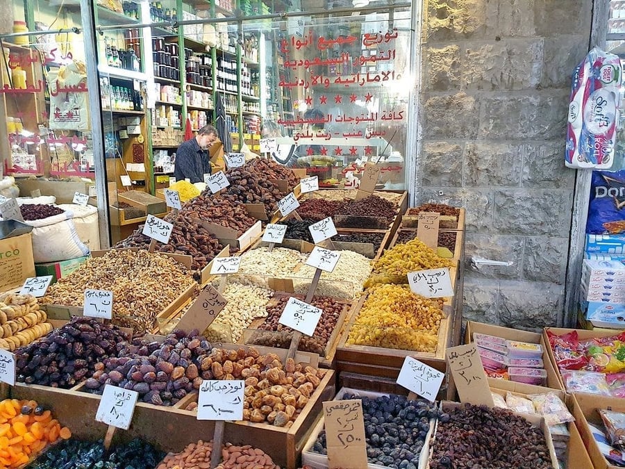 Il Souq del centro — Spezie e dolci ai piedi della Cittadella