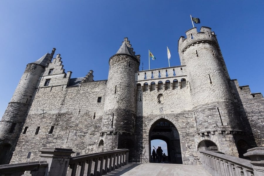 Het Steen — Il castello medievale che ha sorvegliato il fiume per otto secoli