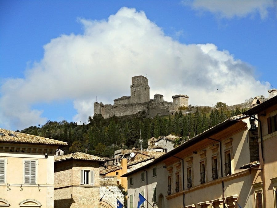 Rocca Maggiore — La fortezza medievale sopra la città
