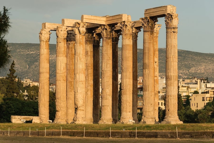 Il Tempio di Zeus Olimpio — Servirono più di sei secoli per completarlo