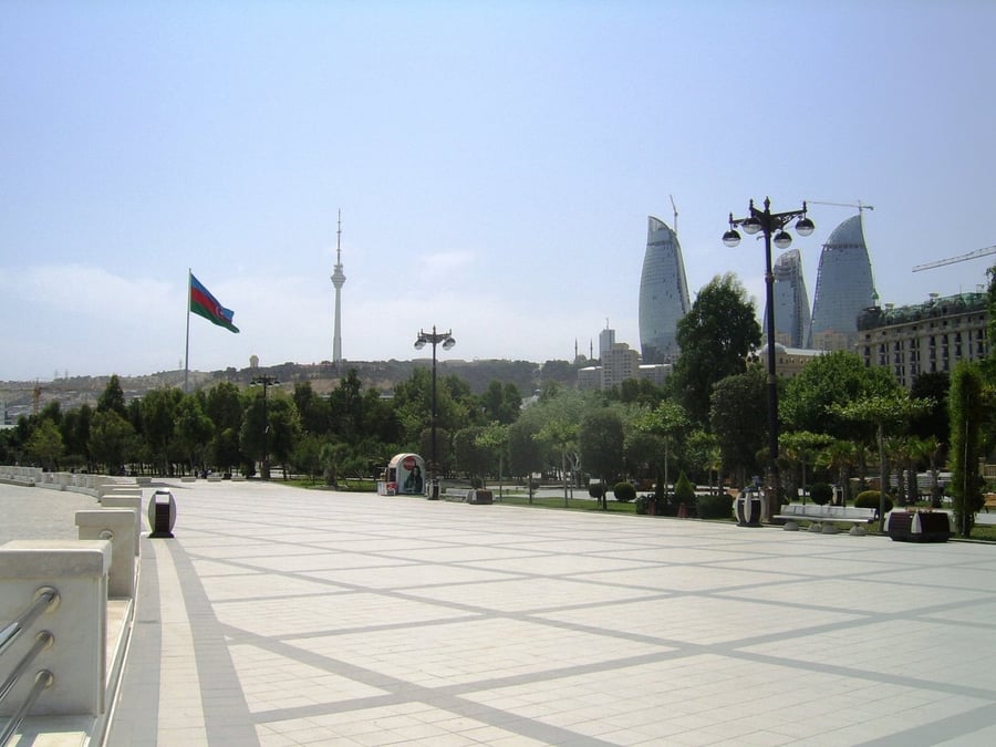Il Boulevard di Baku — La passeggiata sul Mar Caspio