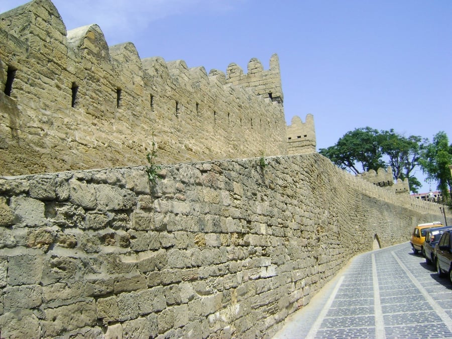 Le mura di Icherisheher — I bastioni della città vecchia fortificata