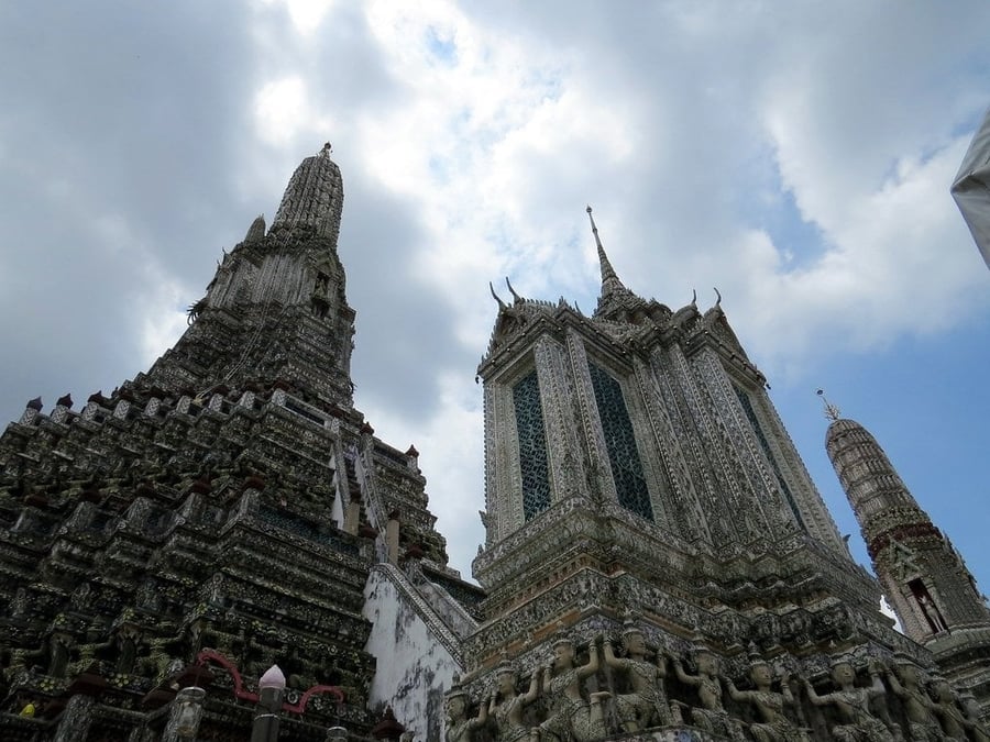 Wat Arun — Il Tempio dell'Alba sul fiume Chao Phraya