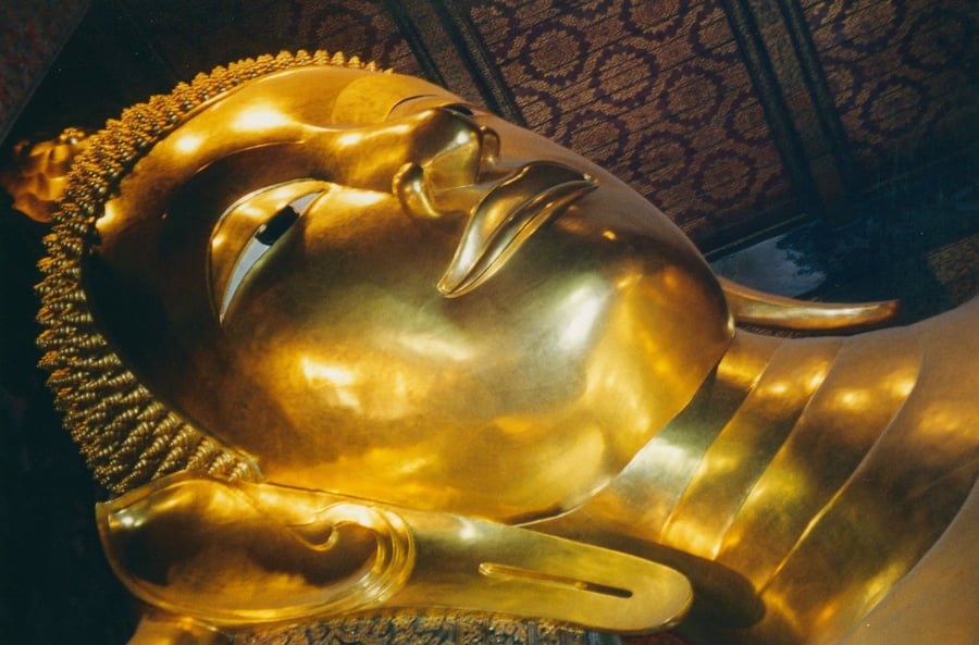 Wat Pho — Il Buddha sdraiato lungo 46 metri