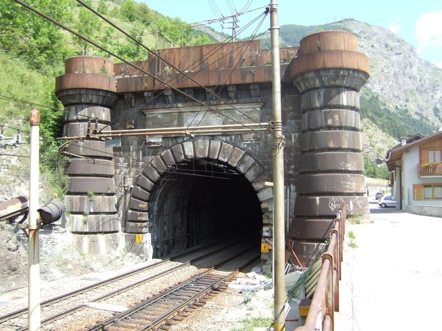 Il traforo del Frejus — Il primo grande tunnel ferroviario delle Alpi