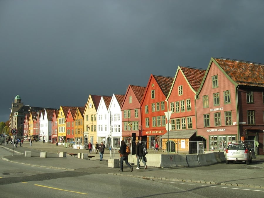Bryggen — Le facciate in legno colorato dell'antico molo anseatico