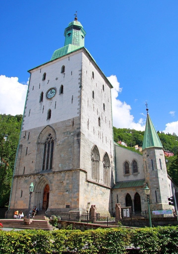 Cattedrale di Bergen — La chiesa medievale nel cuore della città vecchia
