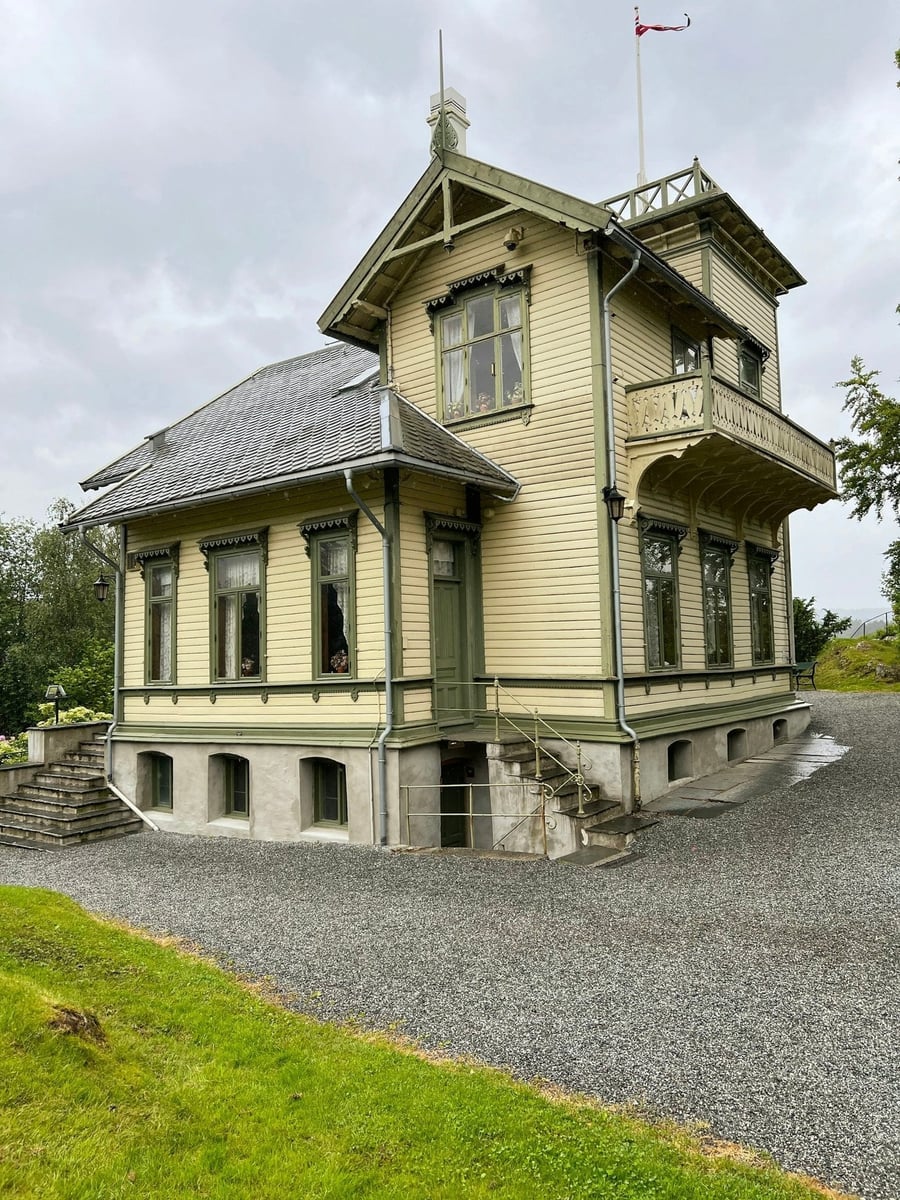 Troldhaugen — La villa del compositore Edvard Grieg sul lago