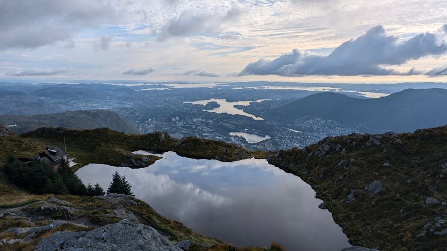 Monte Ulriken — Il belvedere panoramico sulla vetta più alta di Bergen