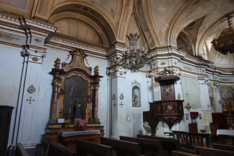 Chiesa della Santissima Trinità — Una delle quattro chiese del paese