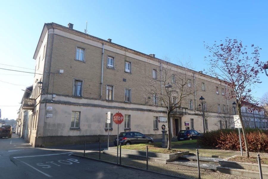 Il Municipio — Il cuore amministrativo del paese