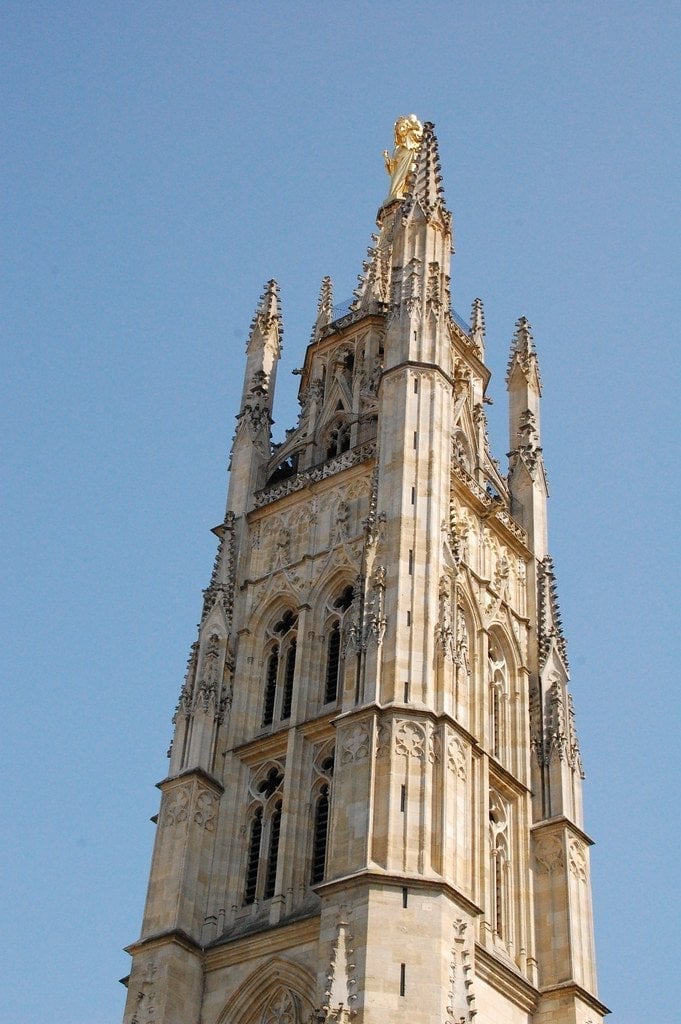 La Tour Pey-Berland — Il campanile isolato della cattedrale, alto oltre cinquanta metri