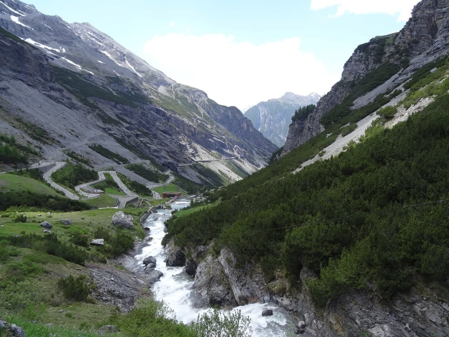 I tornanti dello Stelvio — La strada con più tornanti d'Italia, aperta nel 1825