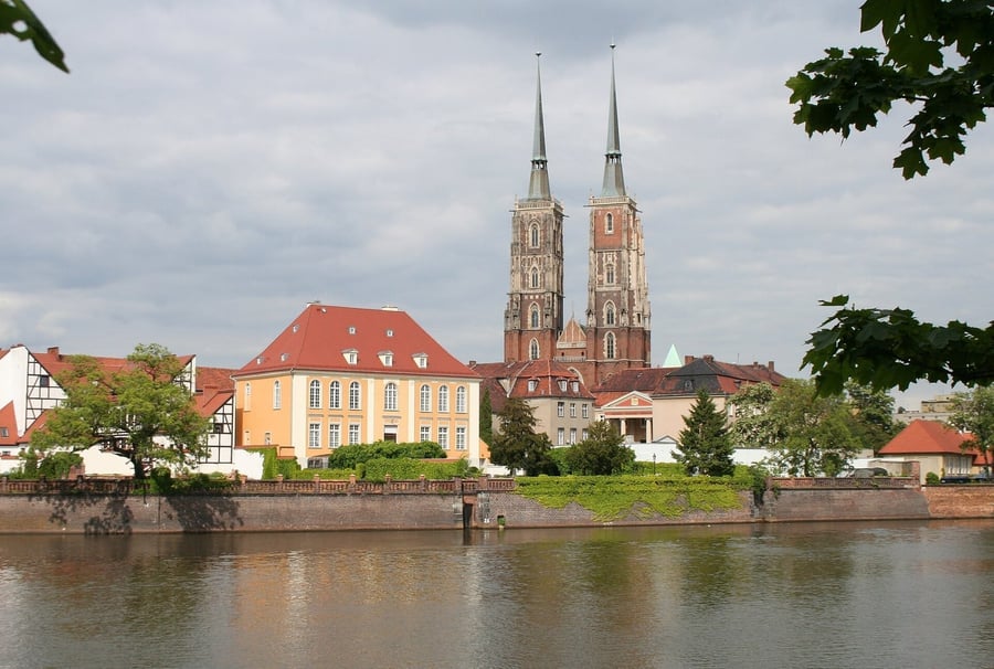 Ostrów Tumski — L'isola della cattedrale illuminata ancora a gas