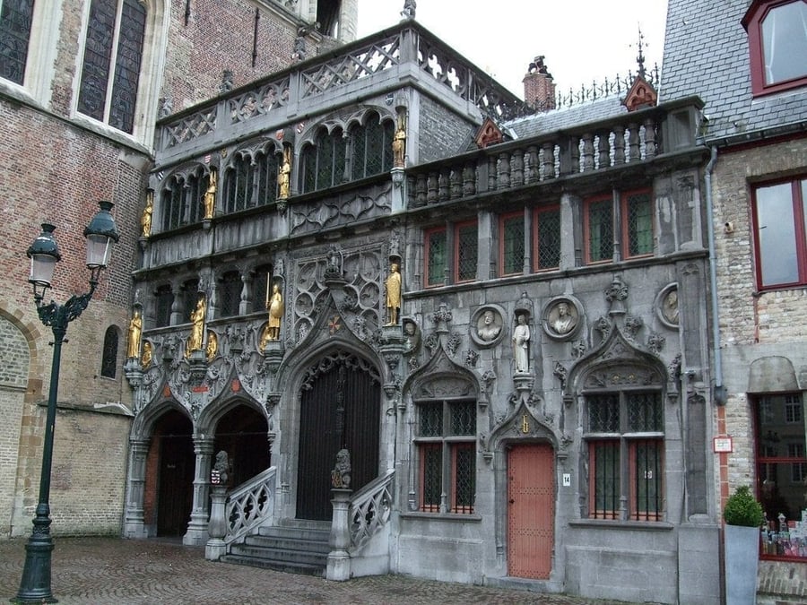 Basilica del Sacro Sangue — La reliquia portata dalla Terra Santa