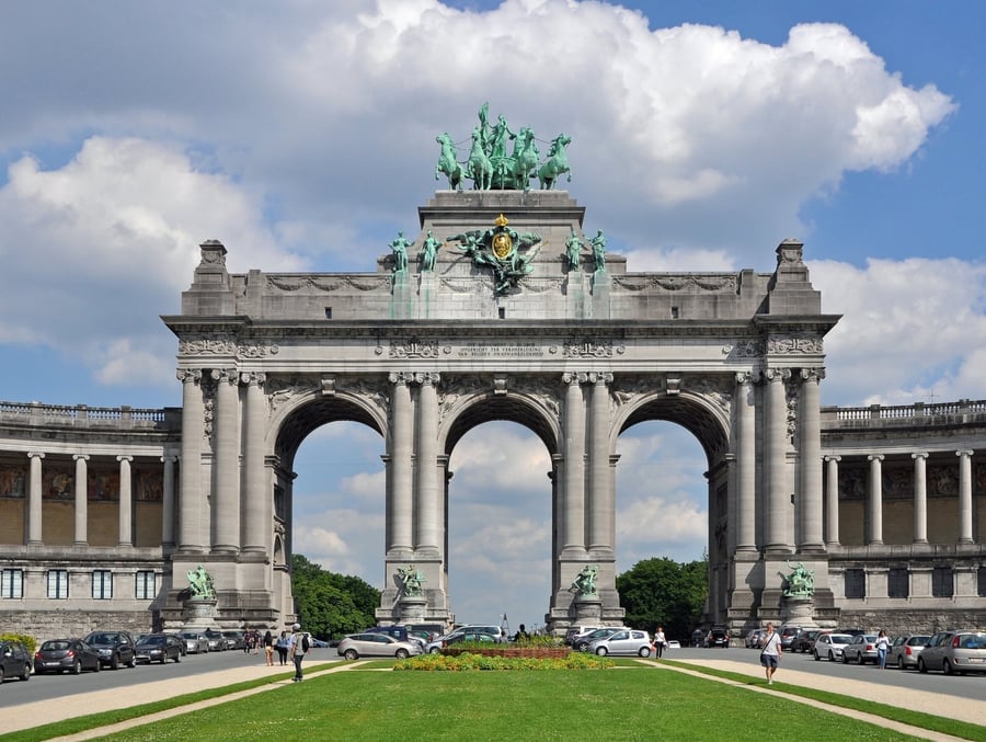 Arco del Cinquantenario — Il grande arco eretto per i cinquant'anni del Belgio indipendente