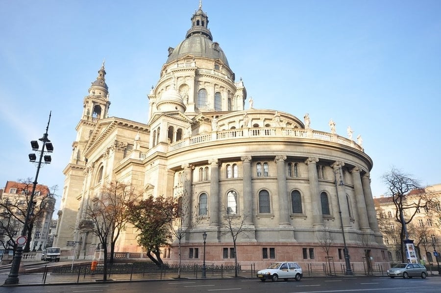 La Basilica di Santo Stefano — Alta esattamente quanto il Parlamento