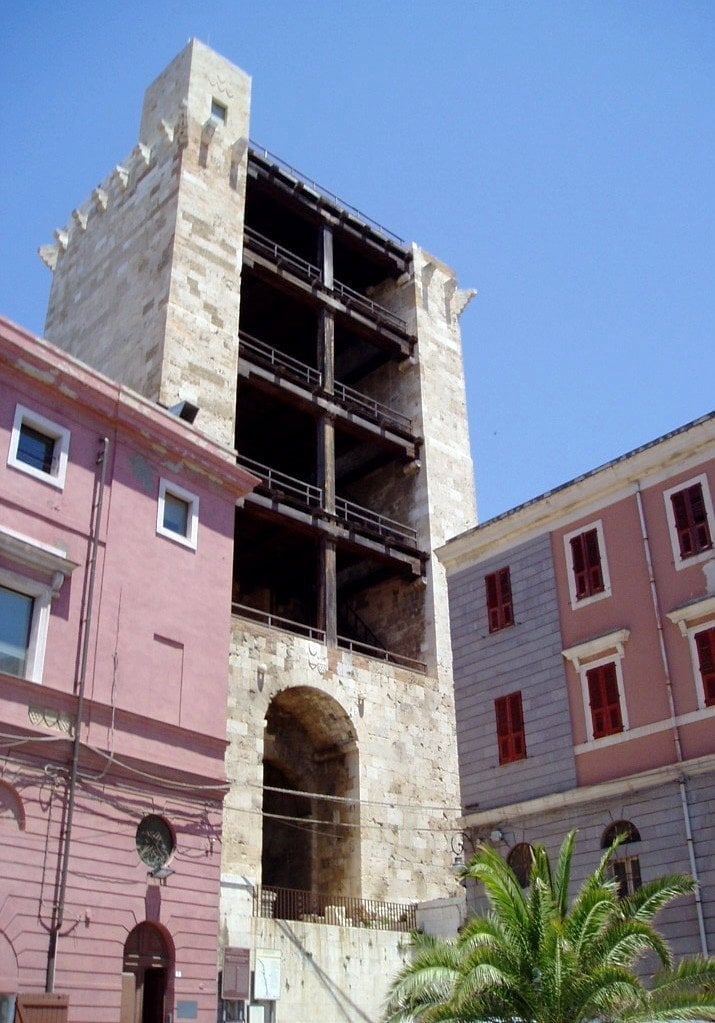 Quartiere Castello — Il cuore fortificato di Cagliari