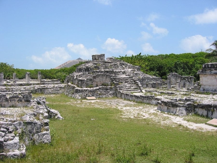 Le rovine di El Rey — Un sito maya che affaccia direttamente sulla Zona Hotelera