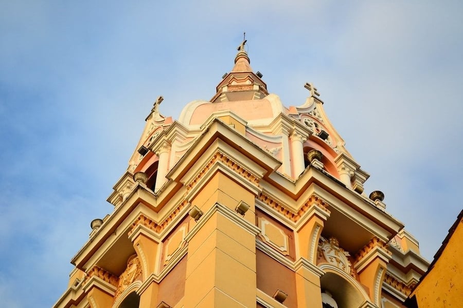 Cattedrale di Santa Catalina de Alejandría — La cattedrale color miele nel cuore della città vecchia