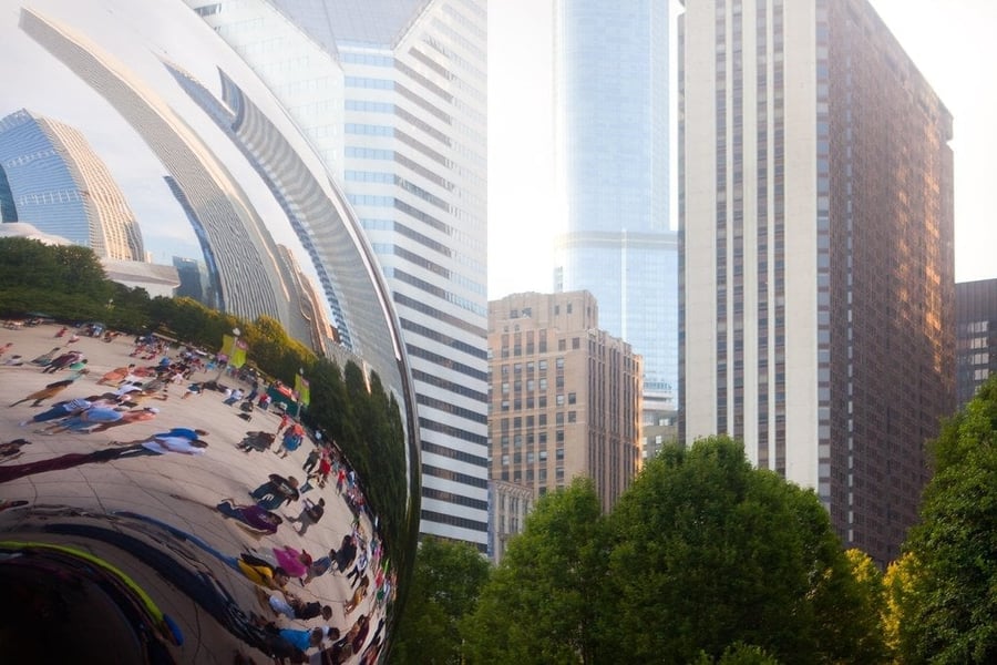 Cloud Gate — La scultura a specchio che tutti chiamano semplicemente "il Fagiolo"