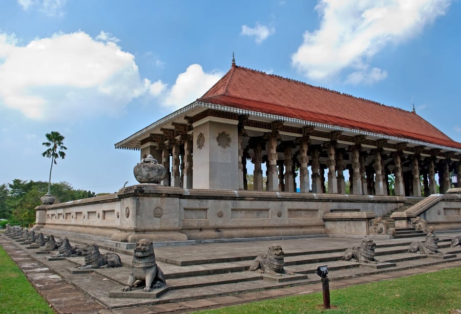Independence Memorial Hall — Il modello è la sala reale dell'ultimo regno di Kandy