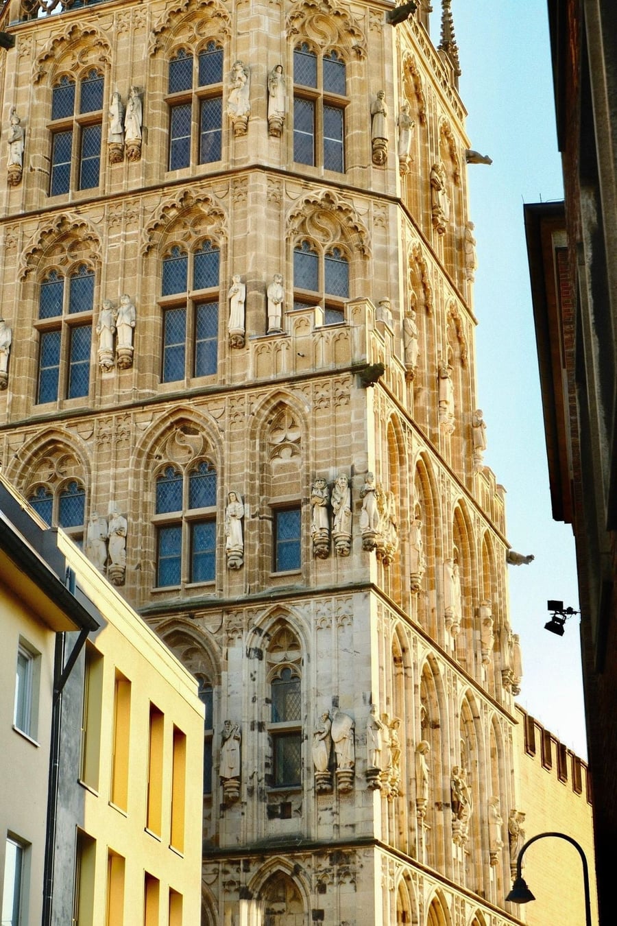 Municipio di Colonia — La torre tardogotica del più antico municipio di Germania