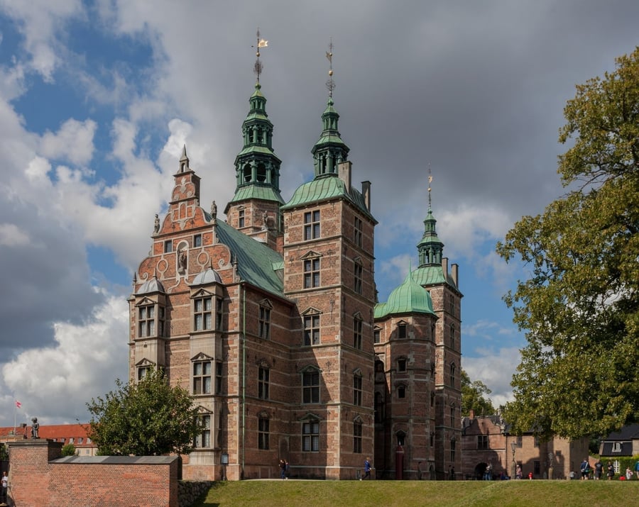 Castello di Rosenborg — Il castello estivo di Cristiano IV, tra guglie di rame verde