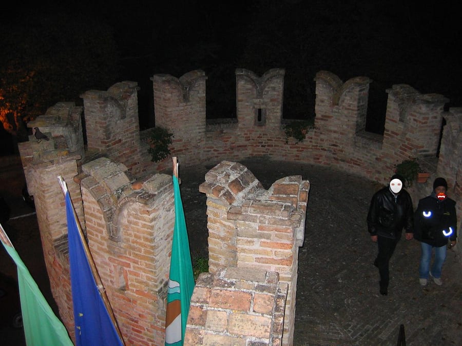 The walls — Nine hundred and twelve metres of fifteenth-century wall, unbroken
