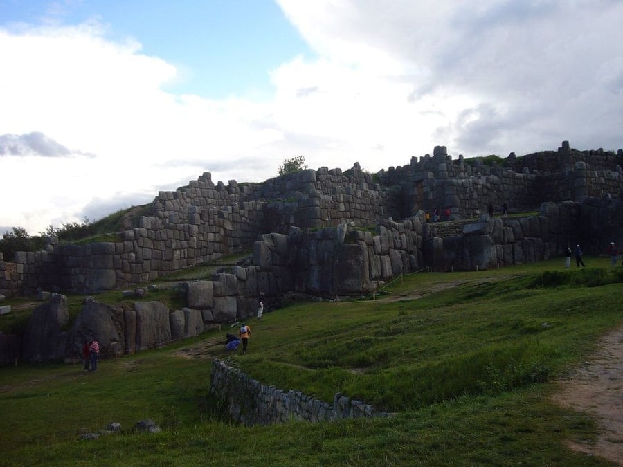 Sacsayhuamán — Cyclopean blocks fitted to perfection above the city
