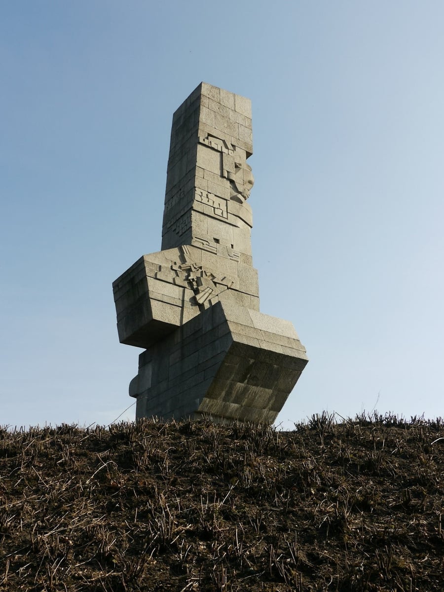 Westerplatte — La penisola dove, all'alba del primo settembre 1939, iniziò la guerra