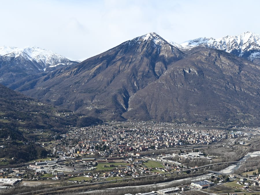 La Val d'Ossola — La valle che porta al Sempione e alla Svizzera