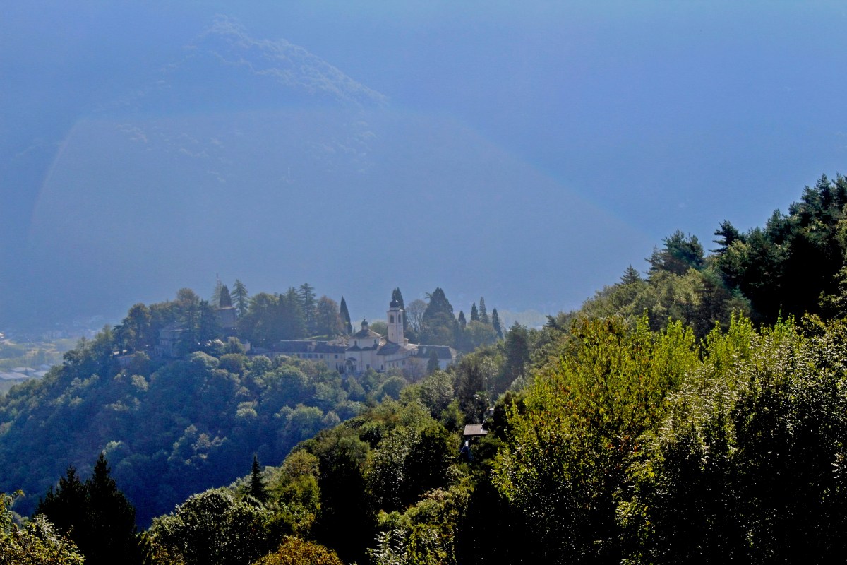 Il Sacro Monte Calvario — Quindici cappelle sulla collina, patrimonio UNESCO