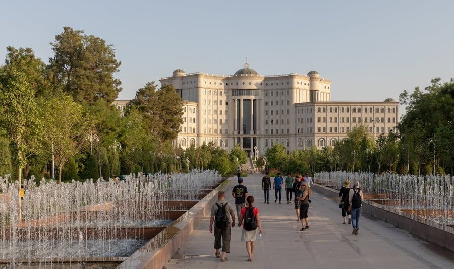 La Biblioteca Nazionale del Tagikistan — Aperta nel 2012, tra le più grandi biblioteche dell'Asia centrale