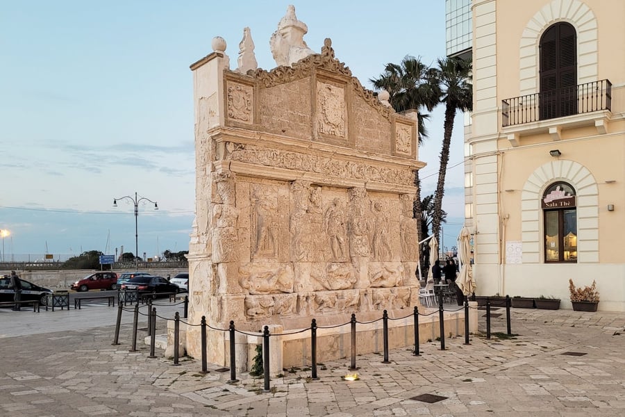 La Fontana Greca — Considerata la fontana più antica d'Italia