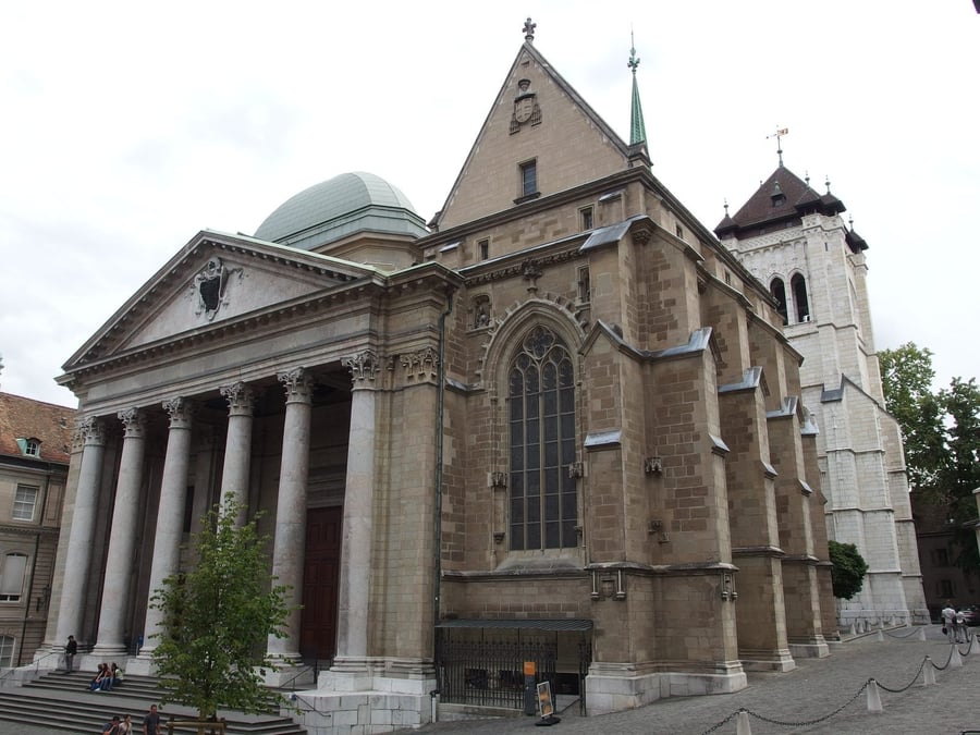 Cattedrale di Saint-Pierre — La chiesa dove Farel e Calvino predicarono la Riforma protestante