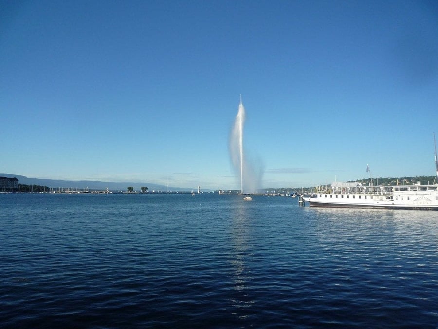 Jet d'Eau — Il getto d'acqua che sale a centoquaranta metri sul lago