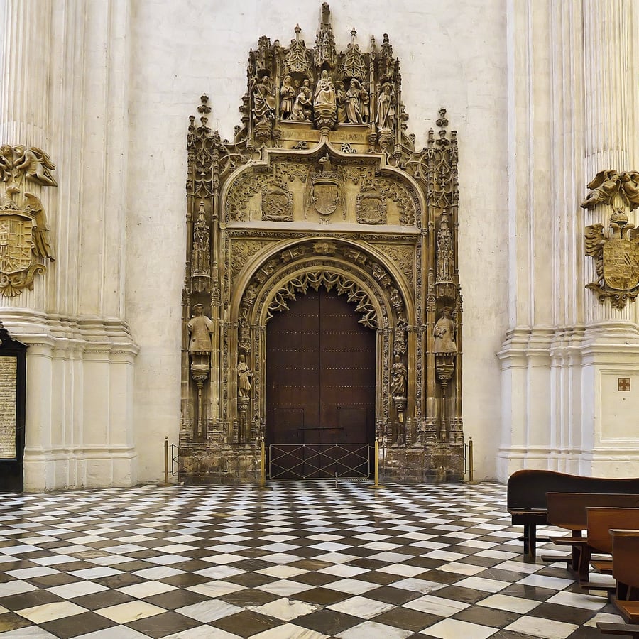 Capilla Real — Il mausoleo gotico dei Re Cattolici accanto alla cattedrale