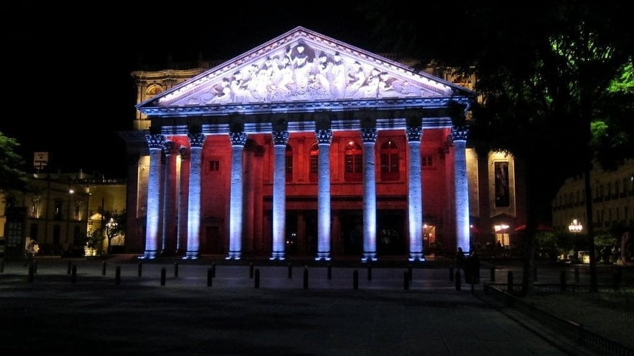 Il Teatro Degollado — Apollo e le Muse sul frontone neoclassico