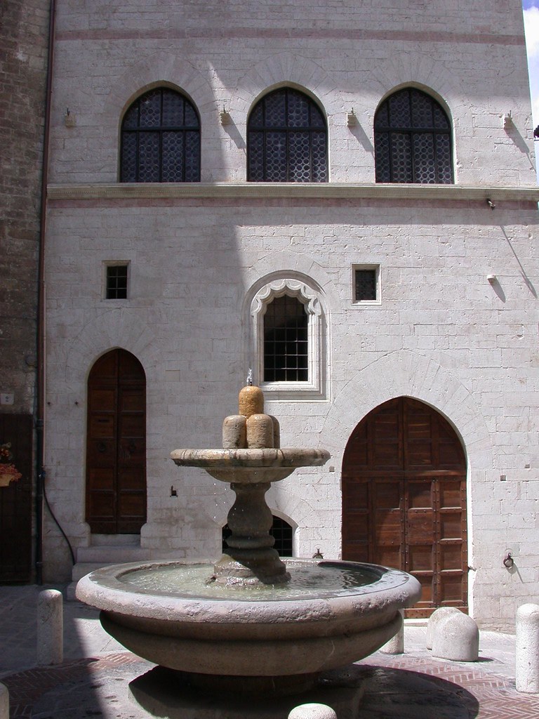 Fontana dei Matti — Tre giri per la patente di matto
