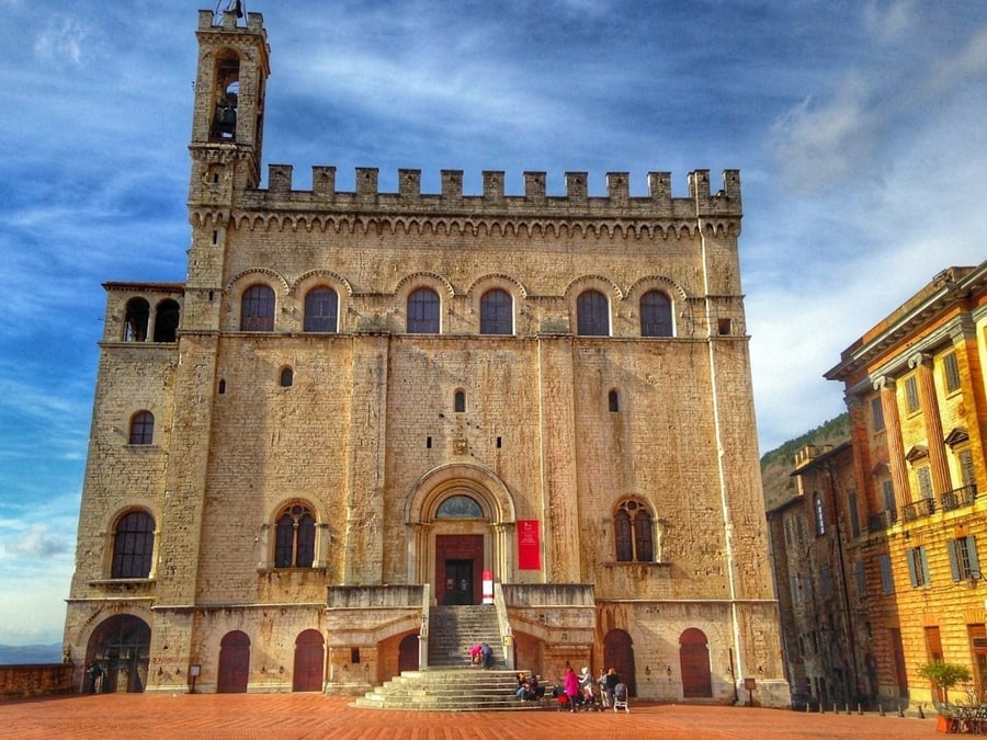 Palazzo dei Consoli — Il gotico che custodisce le Tavole Eugubine