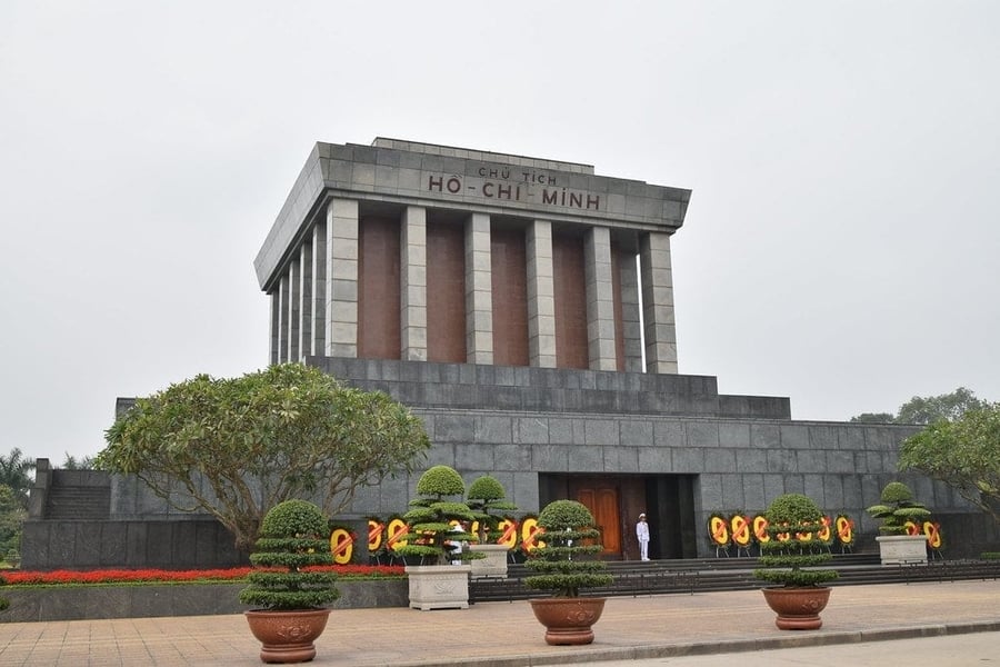 Il Mausoleo di Ho Chi Minh — Il monumento in granito che custodisce il corpo del padre del Vietnam moderno