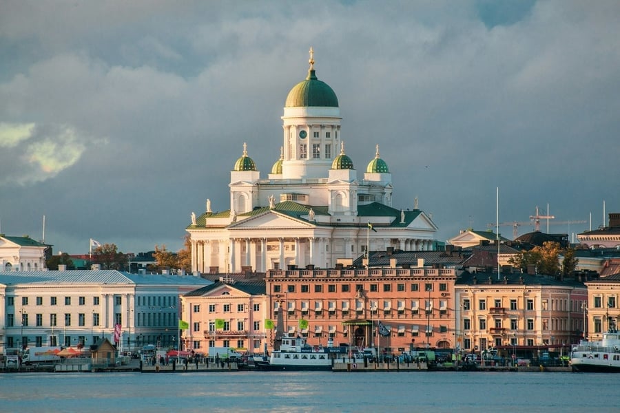 Cattedrale di Helsinki — La cupola verde che domina Piazza del Senato