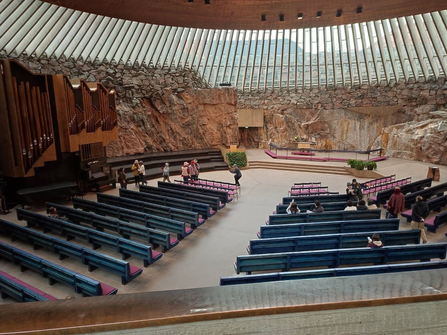 Chiesa nella Roccia — Temppeliaukio, scavata direttamente nel granito