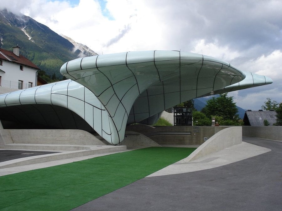 La Hungerburgbahn — La funicolare disegnata da Zaha Hadid verso la Nordkette