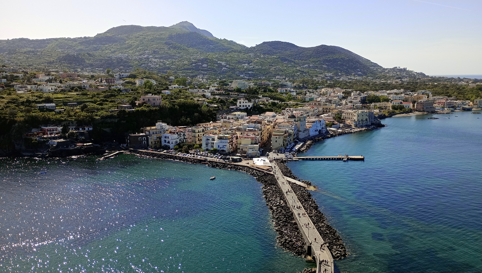 Ischia, l'isola verde — La più grande isola del golfo di Napoli