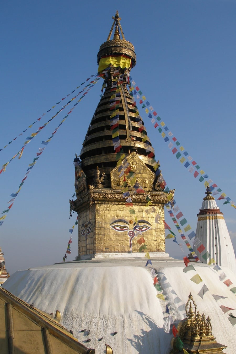 Swayambhunath — Il tempio delle scimmie in cima alla collina