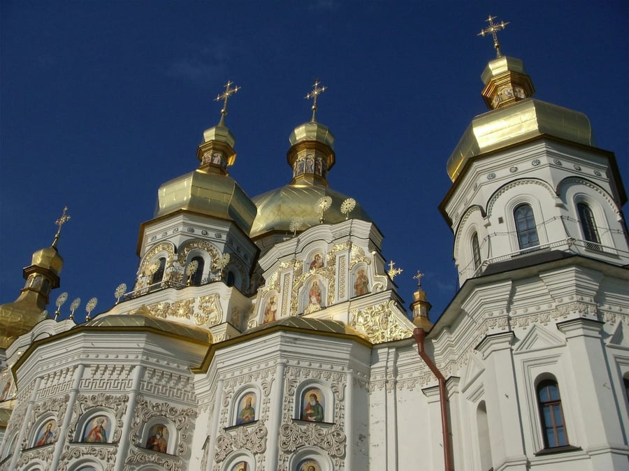 La Lavra delle Grotte — Un monastero scavato nella collina nel 1051